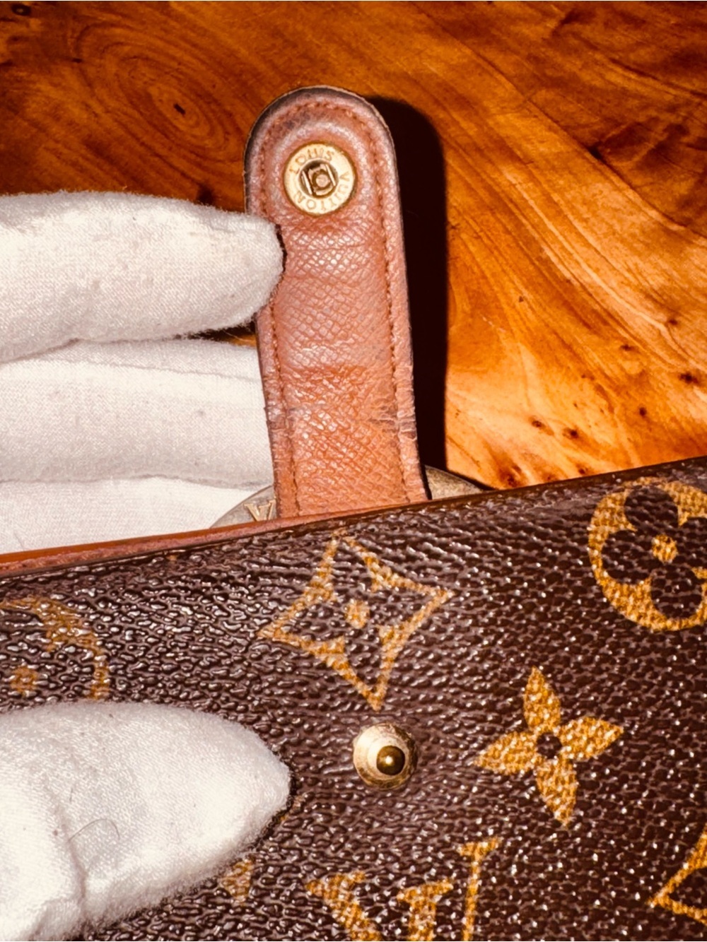 Louis Vuitton French purse, compact, wallet, kiss, lock, monogram, canvas, brown - Picture 13 of 16